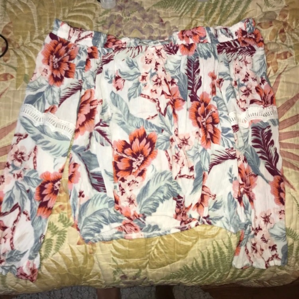 Off the shoulder crop top blouse